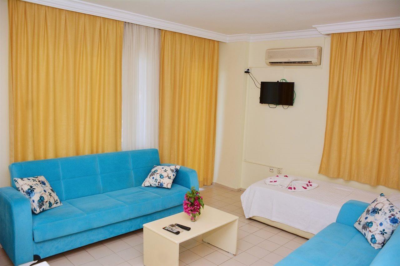 Avisos Hotel And Apartment 马尔马里斯 外观 照片