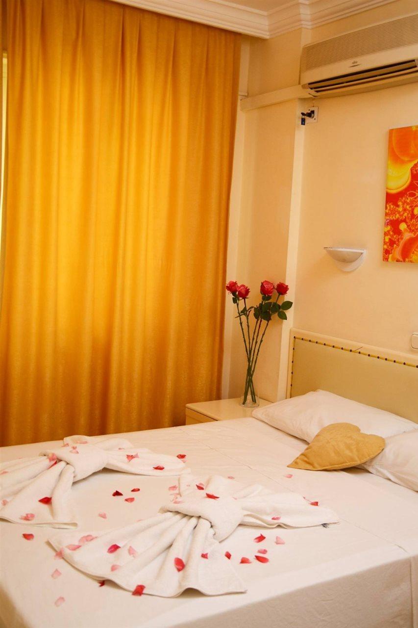 Avisos Hotel And Apartment 马尔马里斯 外观 照片