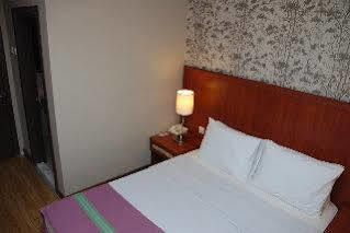 Avisos Hotel And Apartment 马尔马里斯 外观 照片