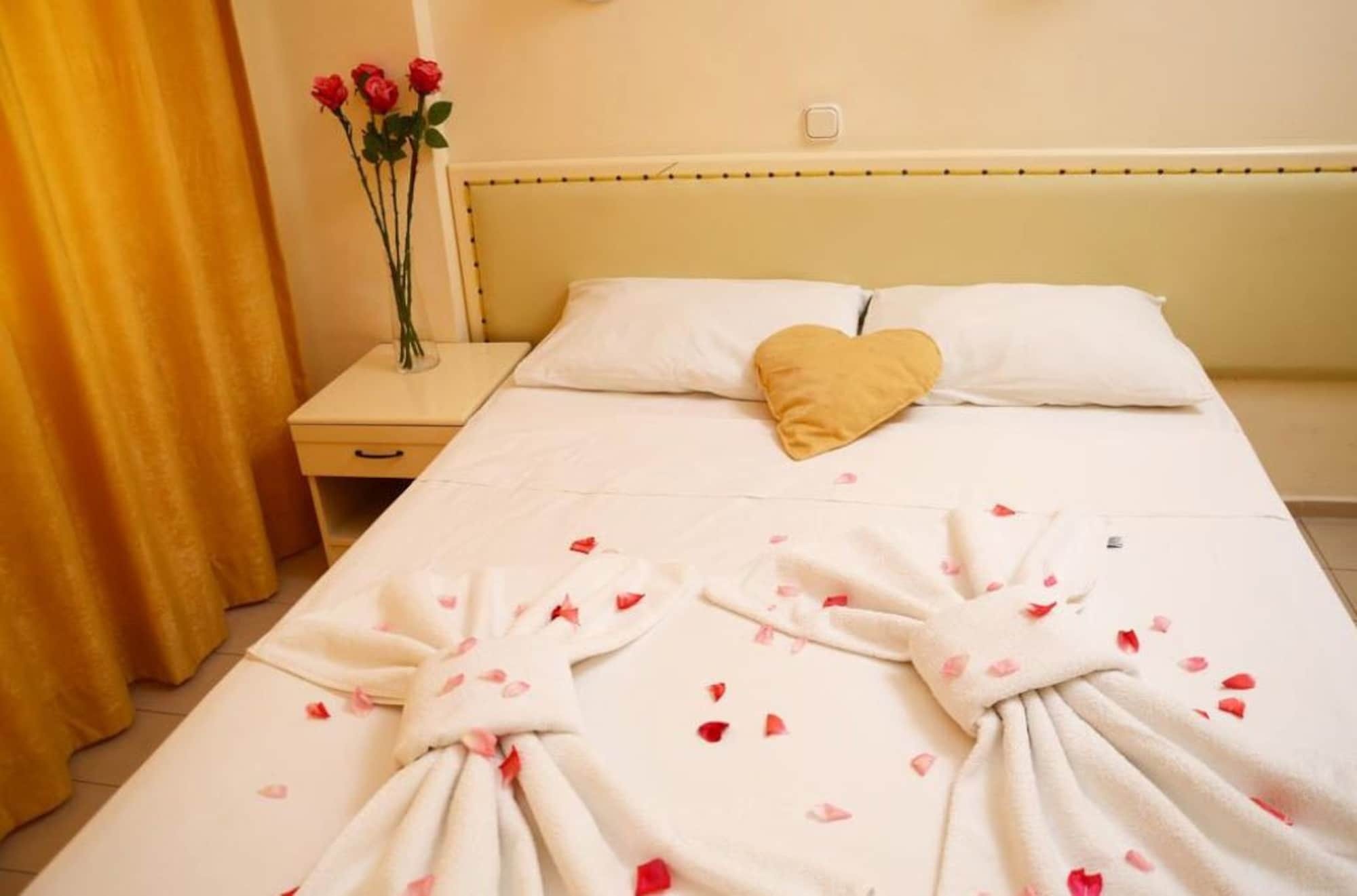 Avisos Hotel And Apartment 马尔马里斯 外观 照片